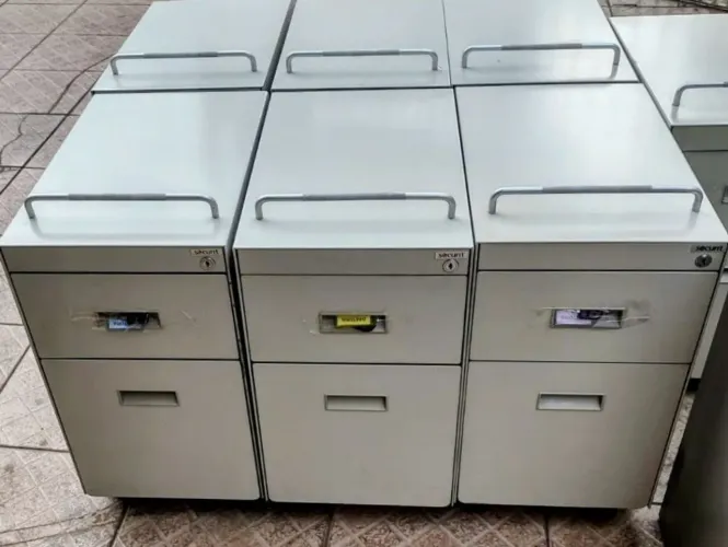 Mini gaveteiro escritório 