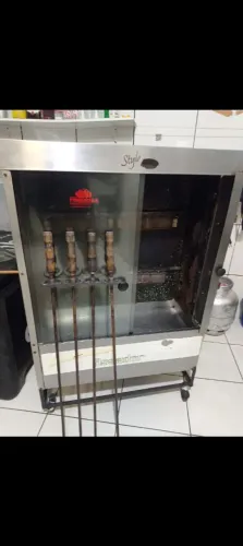 Máquina de assar frango