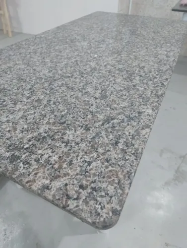 Mesa tampo granito