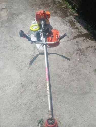 Vendo roçadeira intech machine skim 55000 a gasolina, máquina quase nova usada poucas