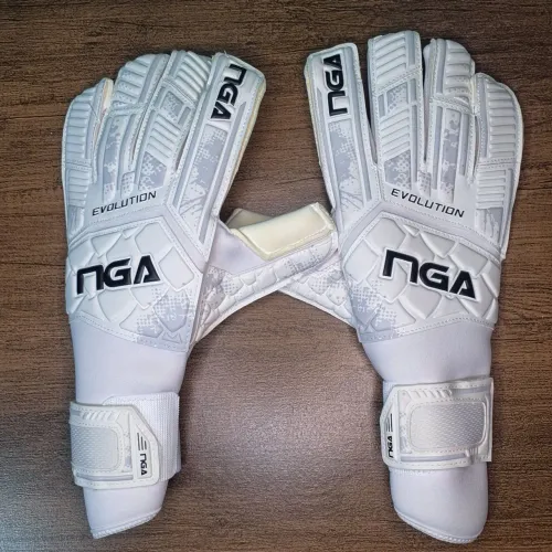 LUVA DE GOLEIRO, NGA EVOLUTION, Branca 10, nova, apenas com algumas manchas na palma.