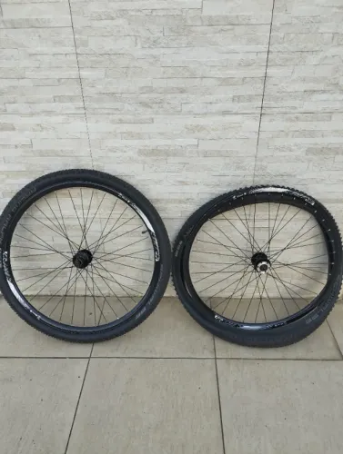 Par de Rodas Aro 29 + Pneus Schwalbe Racing Ralph / Ray 29x2.25