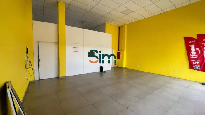 Sala Comercial 73,91 m² com 2 Banheiros, Porcelanato e Frente - Efapi, Chapecó