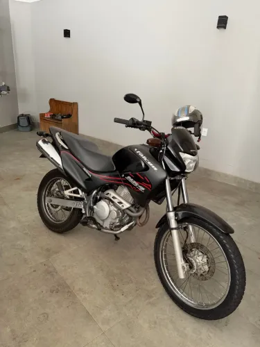 Falcon 400 raridade com 15 500 mil km