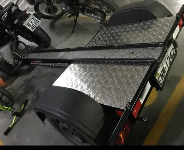 Carreta reboque para 1 moto