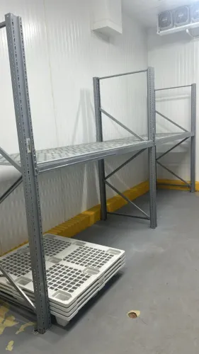 Porta Palete usado - Montante com 2,50m e longarinas com 2,30m últimas unidades.