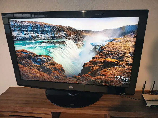 Televisão LG 42" LCD - Modelo 42LG30R
