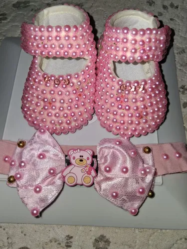 Sapatinho de luxo pérolas para bebe. Novo