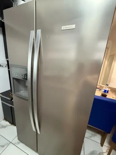 Geladeira semi nova
