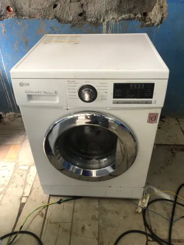 MÁQUINA LAVA E SECA LG