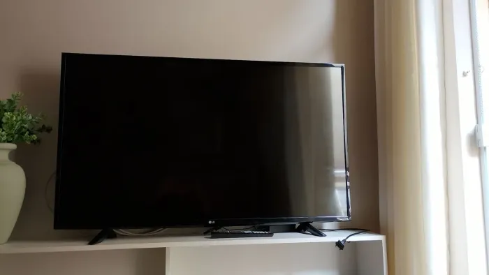 TV LG 50 polegadas (Modelo 49LF5100) ? Usada e em Ótimo Estado