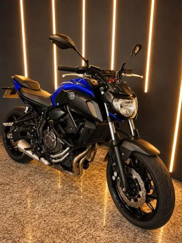 YAMAHA MT07 2023 Tanque cheio + transferência grátis