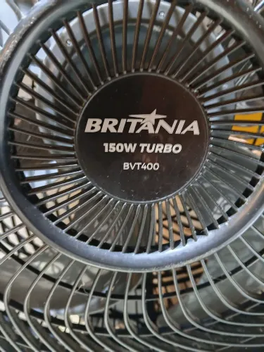Vende-se ventilador turbo Britânia 40 cm semi novo,vendendo pq comprei um ar condicionado 