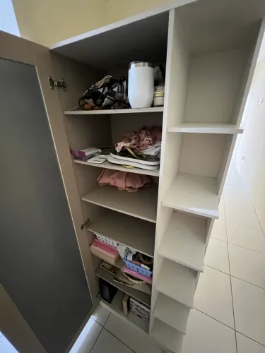 Sapateira com espelho