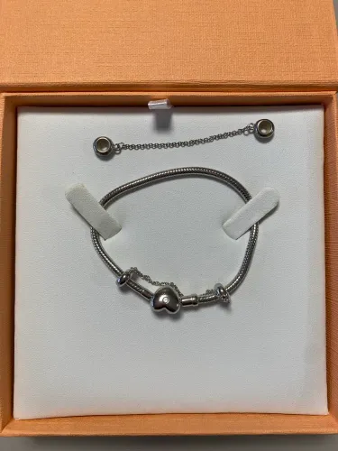 Pulseira Life Coração Vivara e Corrente de Segurança Vivara