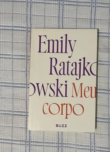 Livro Meu corpo, de Emily Ratajkowski