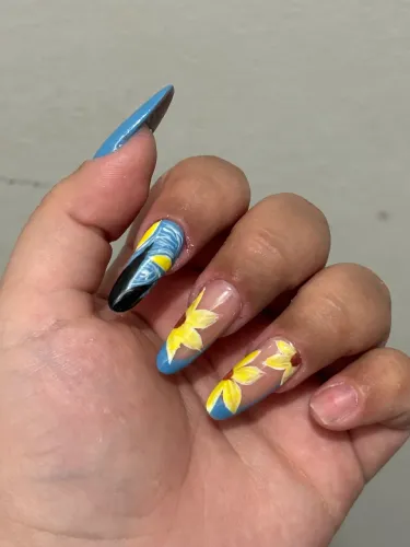 Nail designer e Nail art venha deixar suas unhas impecáveis.