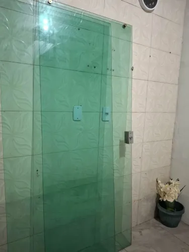 VENDE SE PORTA DE VIDRO