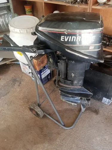 Vendo motor de barco evinrude