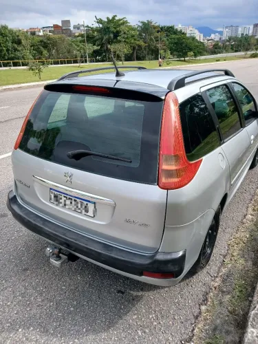 Peugeot 207 SW XR 1.4 Flex 8V 5P 2009