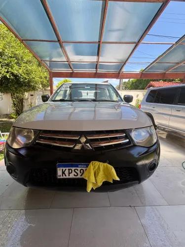 Mitsubishi L200 Triton GL 3.2 CD TB Int. Dies. Mec. 2014