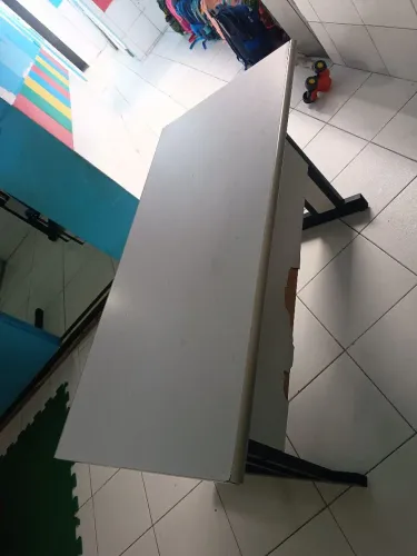 Mesa para escritório ou sala de aula