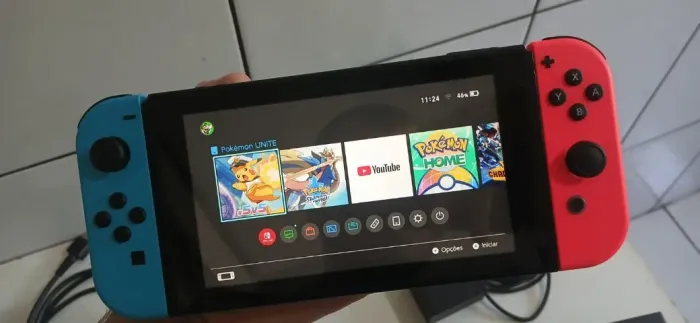 Nintendo Switch V2 (Bloqueado) + Pokemon Sword