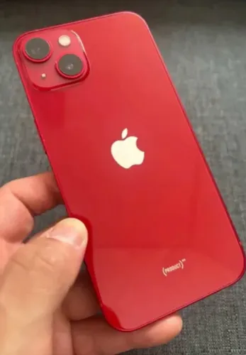 iPhone 13 vermelho