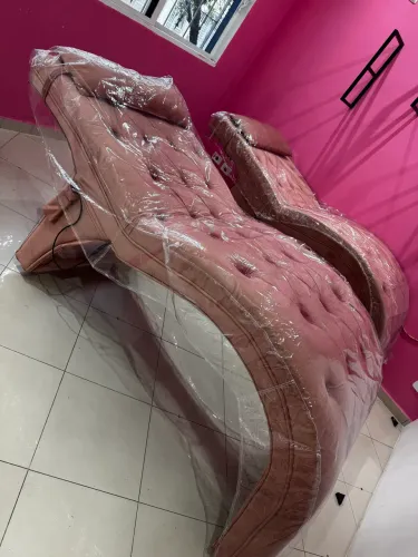 Maca ergonômica capitonê veludo rosé c/ massageador + travesseiro e capa ?