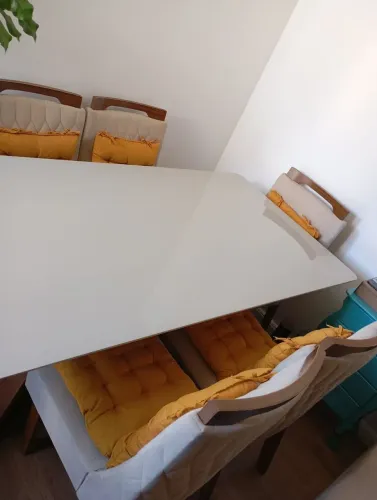Vendo 6 cadeiras Excelente pés de madeira 