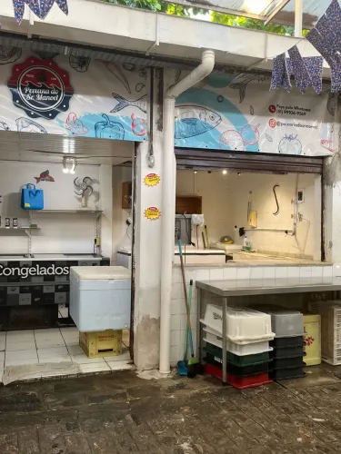 Vende-se peixaria no mercado da Madalena 
