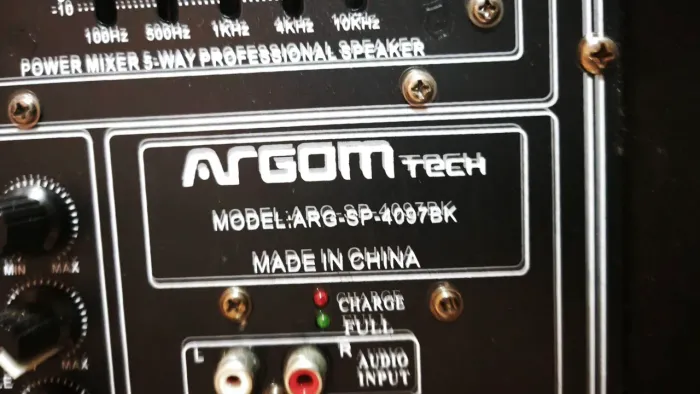 Caixa de Som Amplificada Argom Tech Bluetooth com Rodinhas