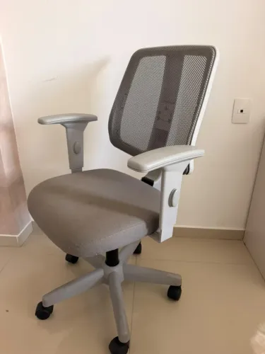 Cadeira de escritório (giratória)