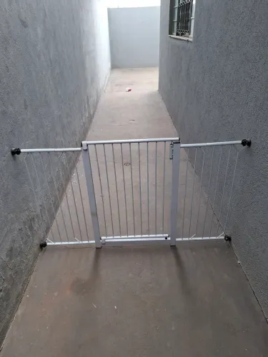 Portão para corredor