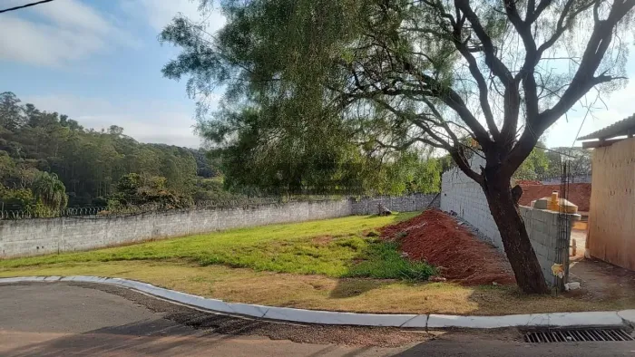 Terreno à venda com 600 m² no Condomínio Jardim Flamboyant