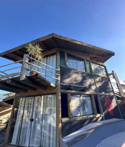 Alugo casa