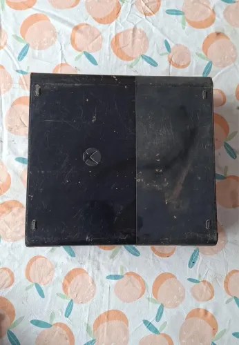 Console Xbox 360 acende a luz e apaga logo em seguida