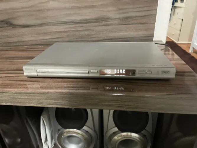 DVD Philips DVP3040