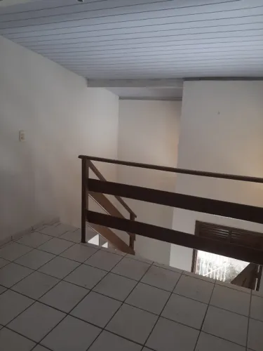 Alugo kitnet duplex em excelente localização na vila de ponta negra