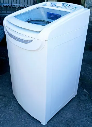 VENDO UMA MÁQUINA DE LAVAR ROUPA ELECTROLUX TURBO ECONOMIA 08KG