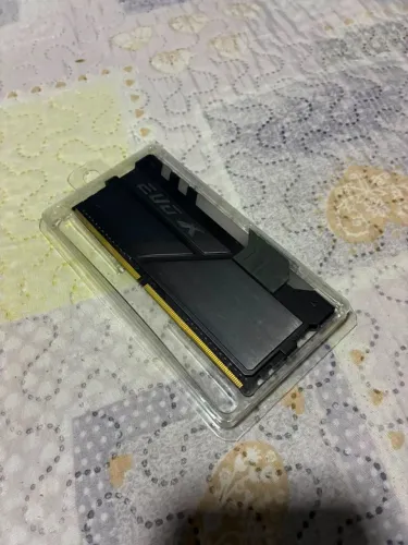 Memória RAM 8GB DDR4