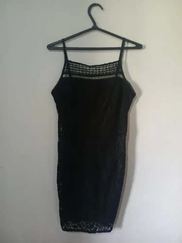 Vestido de renda preto chifon
