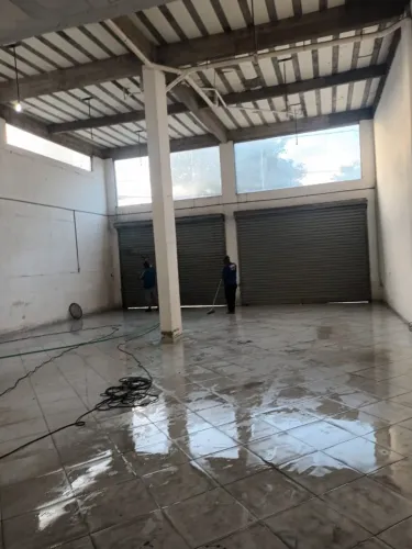 ALUGA-SE LOJA EM ÓTIMA LOCALIZAÇÃO