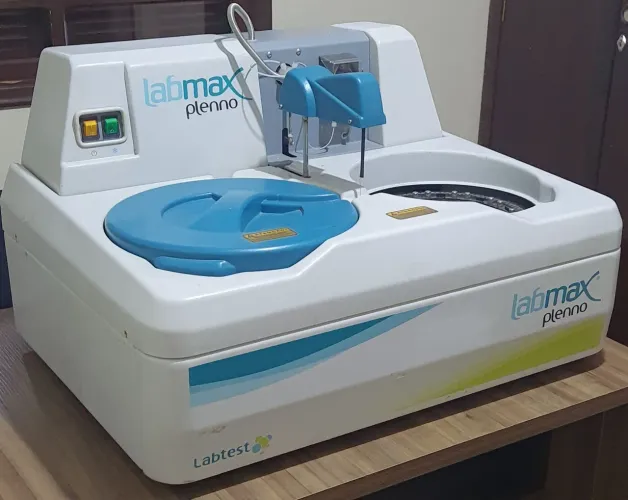 Analisador Bioquímico Automático LABTEST LABMAX PLENNO