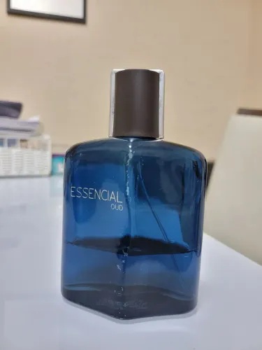Essencial oud masculino frasco antigo
