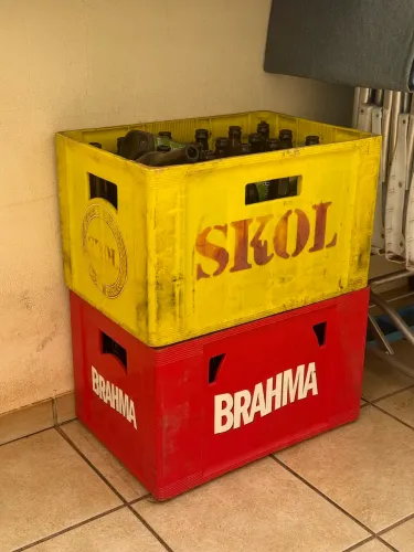 2 Engradados + 51 Garrafas Retornáveis de Vidro 600 ml