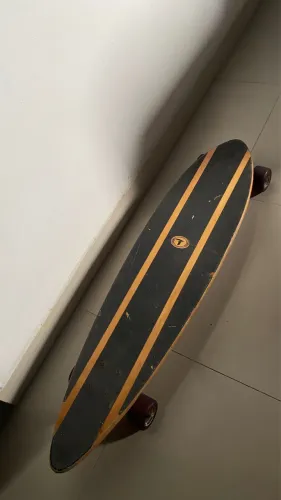 Skate longboard em bom estado