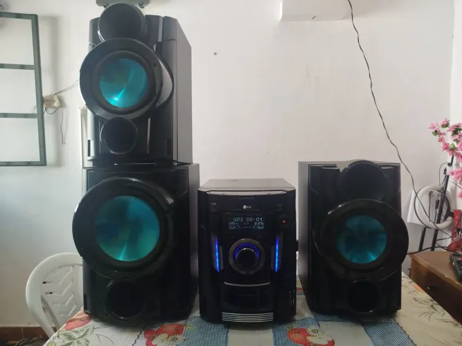 Mini system com 3 caixas 740 w
