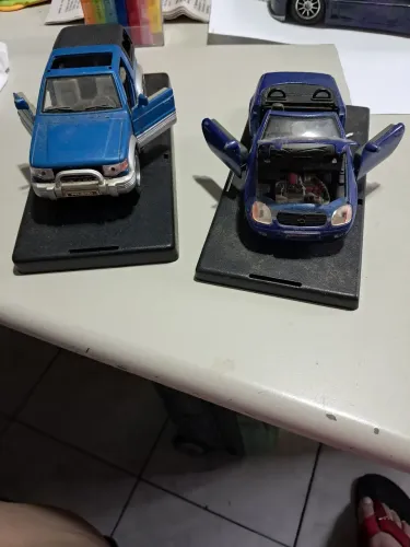 Pajero e Mercedes colecionáveis- anos 2000