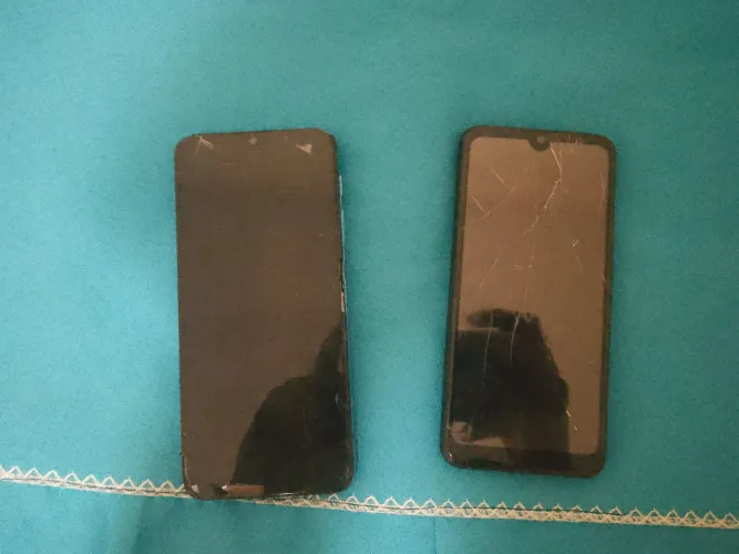 Celular Motorola E7 Power e Philco hit p8 quebrado para concerto ou remoção de peças